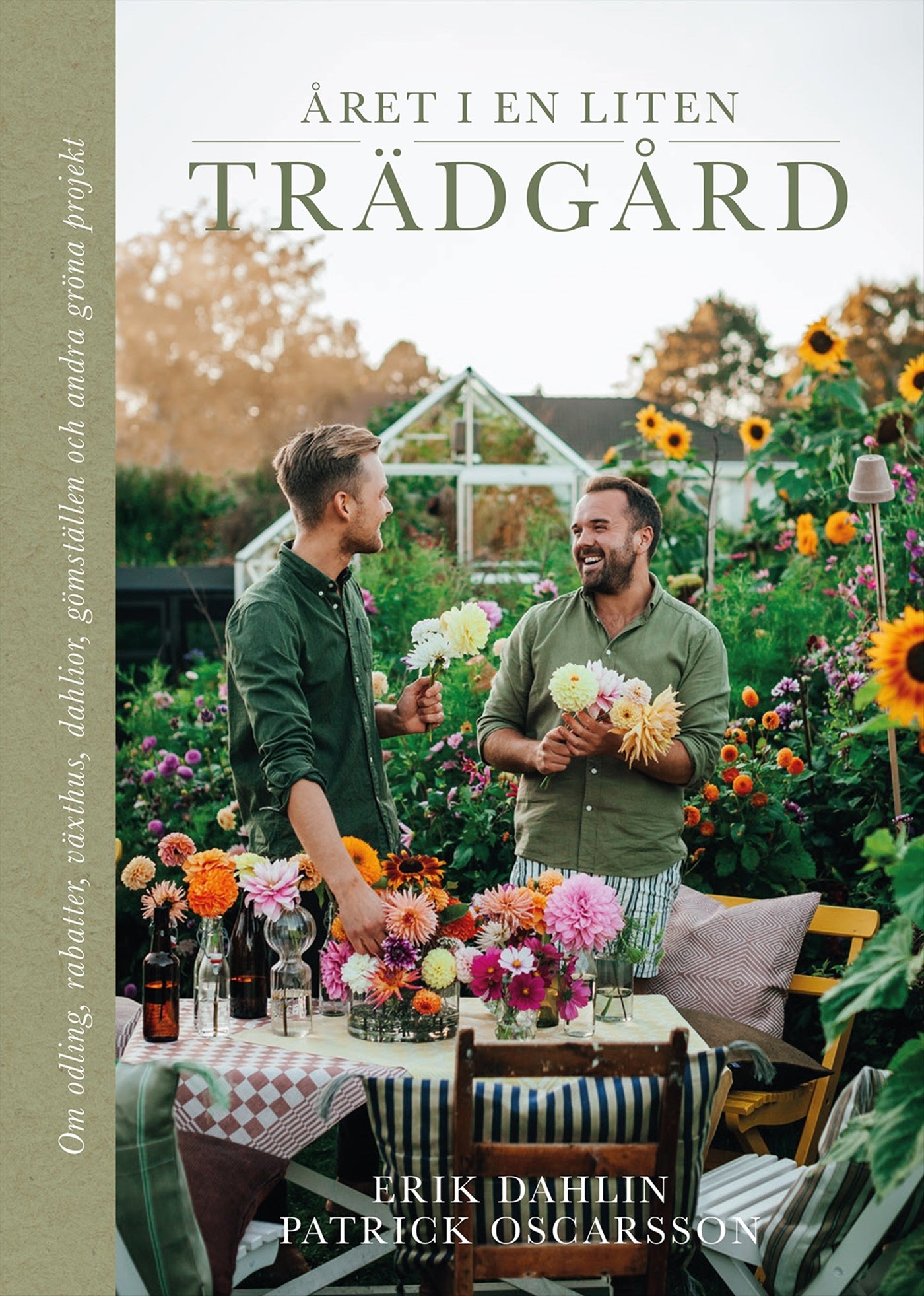Året i en liten trädgård – E-bok