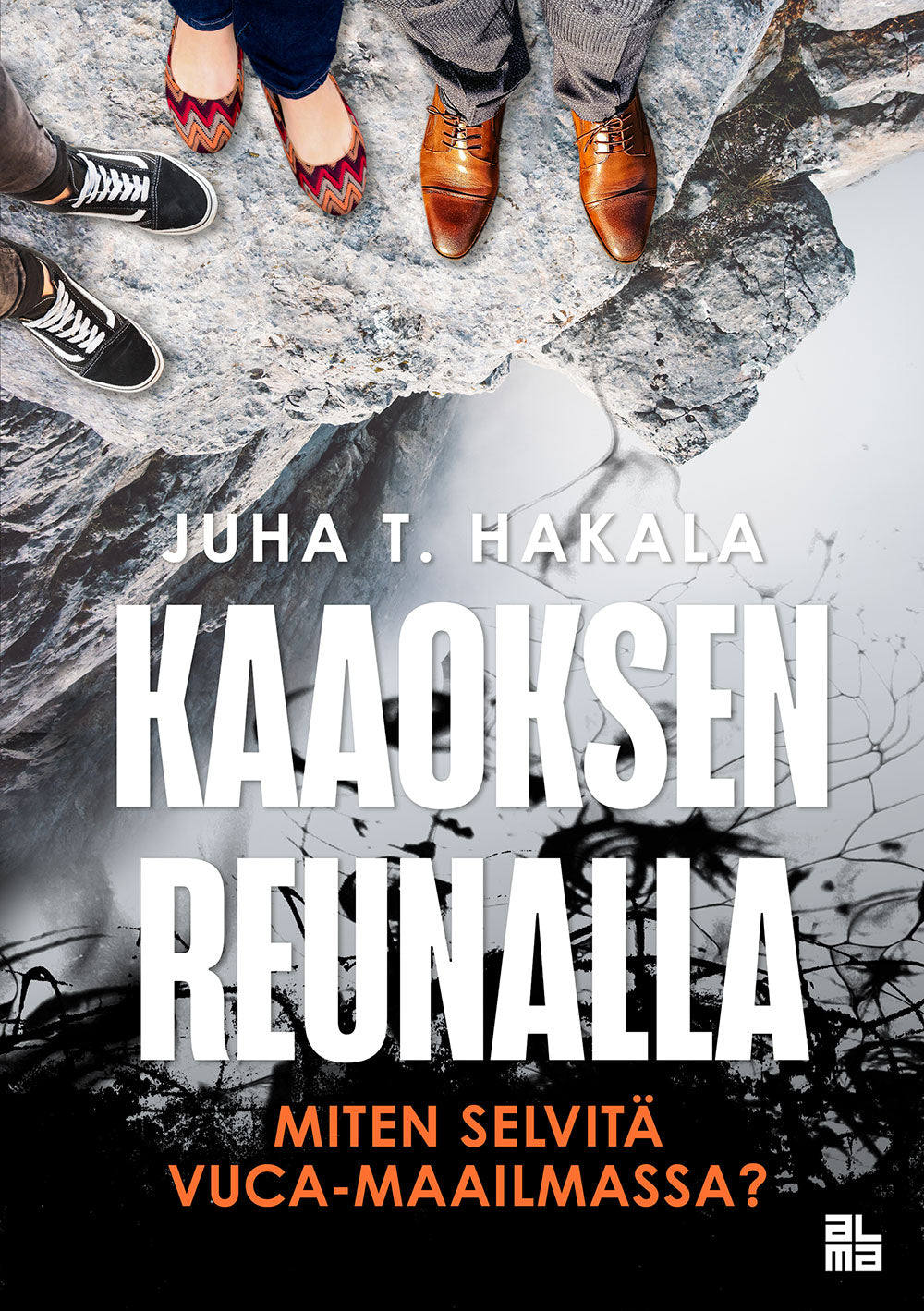 Kaaoksen reunalla – E-bok