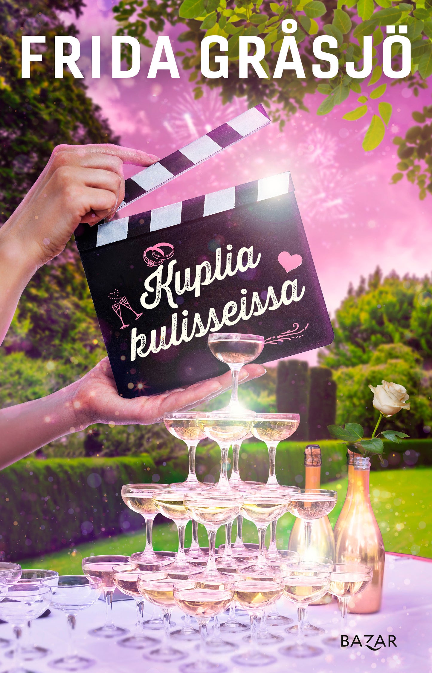 Kuplia kulisseissa – E-bok