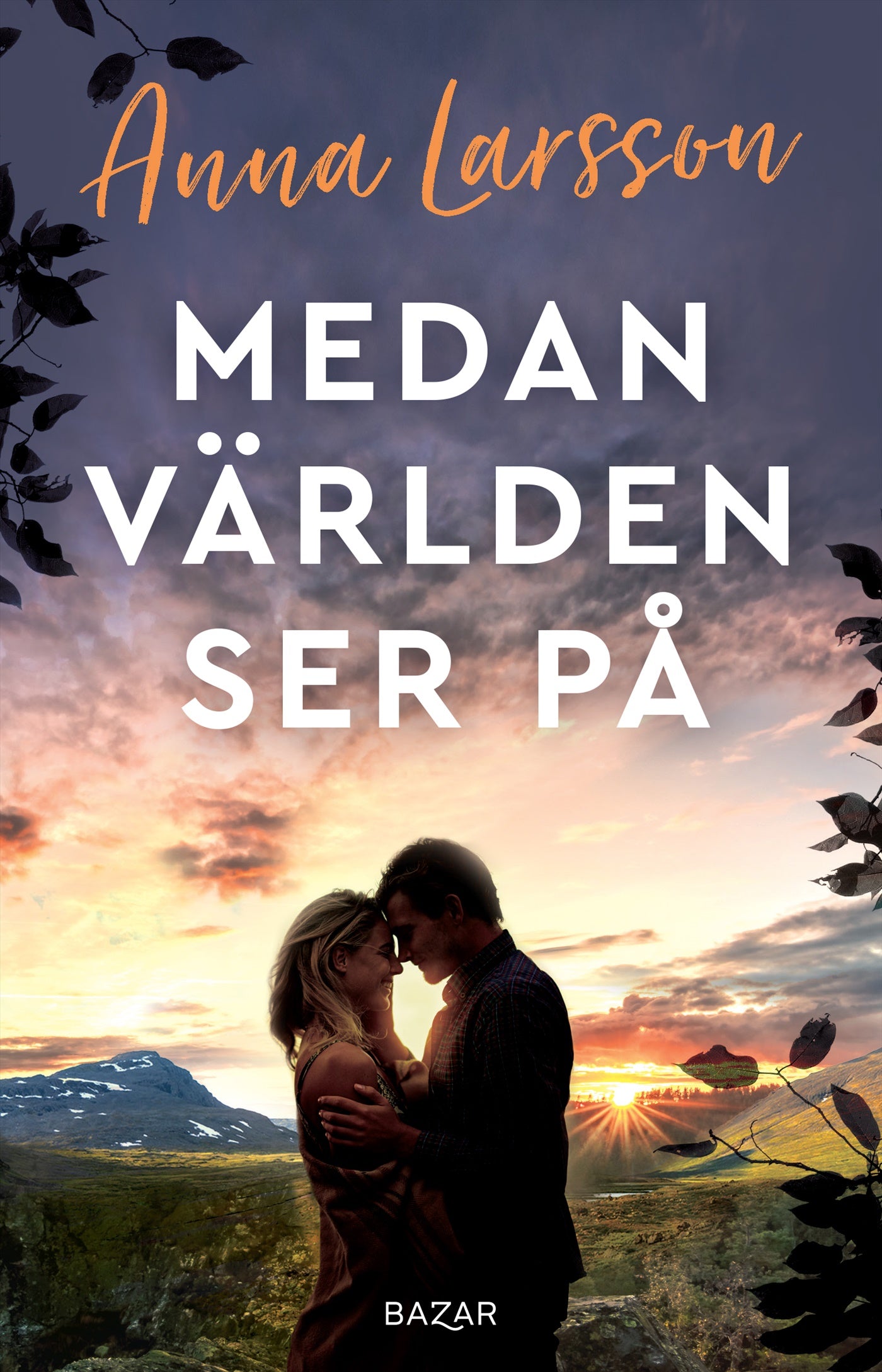 Medan världen ser på – E-bok