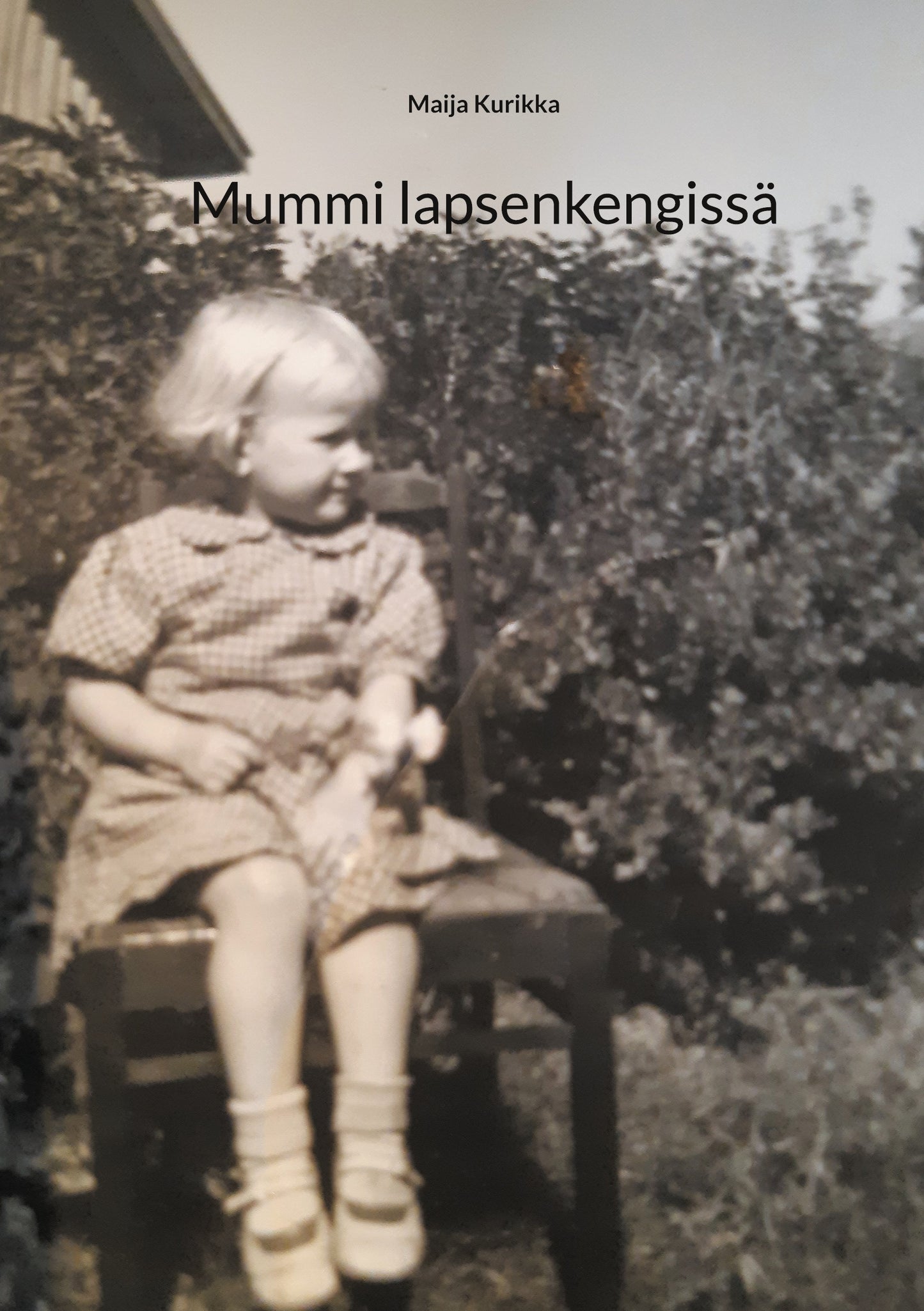 Mummi lapsenkengissä – E-bok