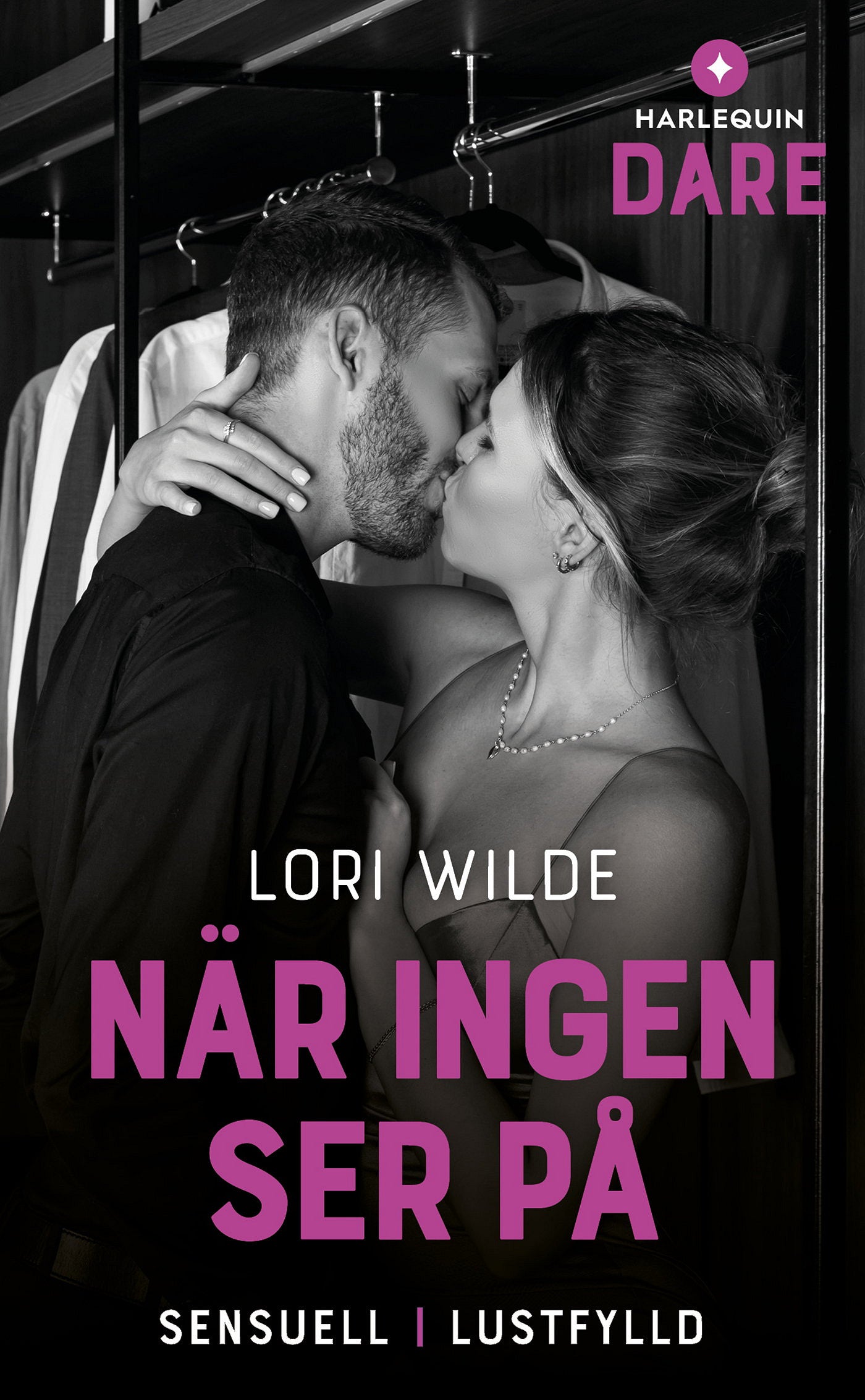 När ingen ser på – E-bok