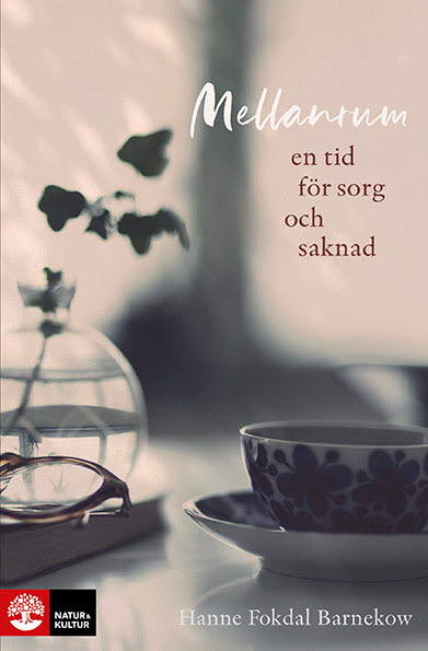 Mellanrum : en tid för sorg och saknad – E-bok