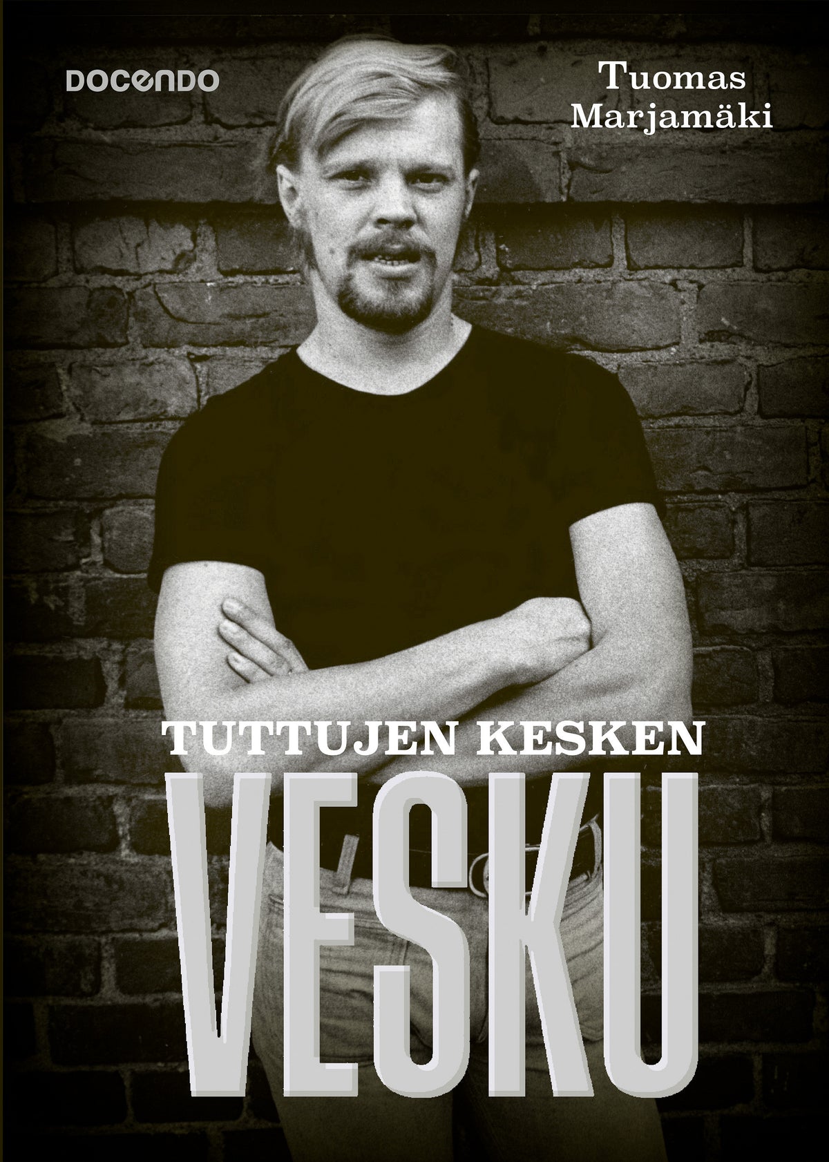 Tuttujen kesken Vesku – E-bok